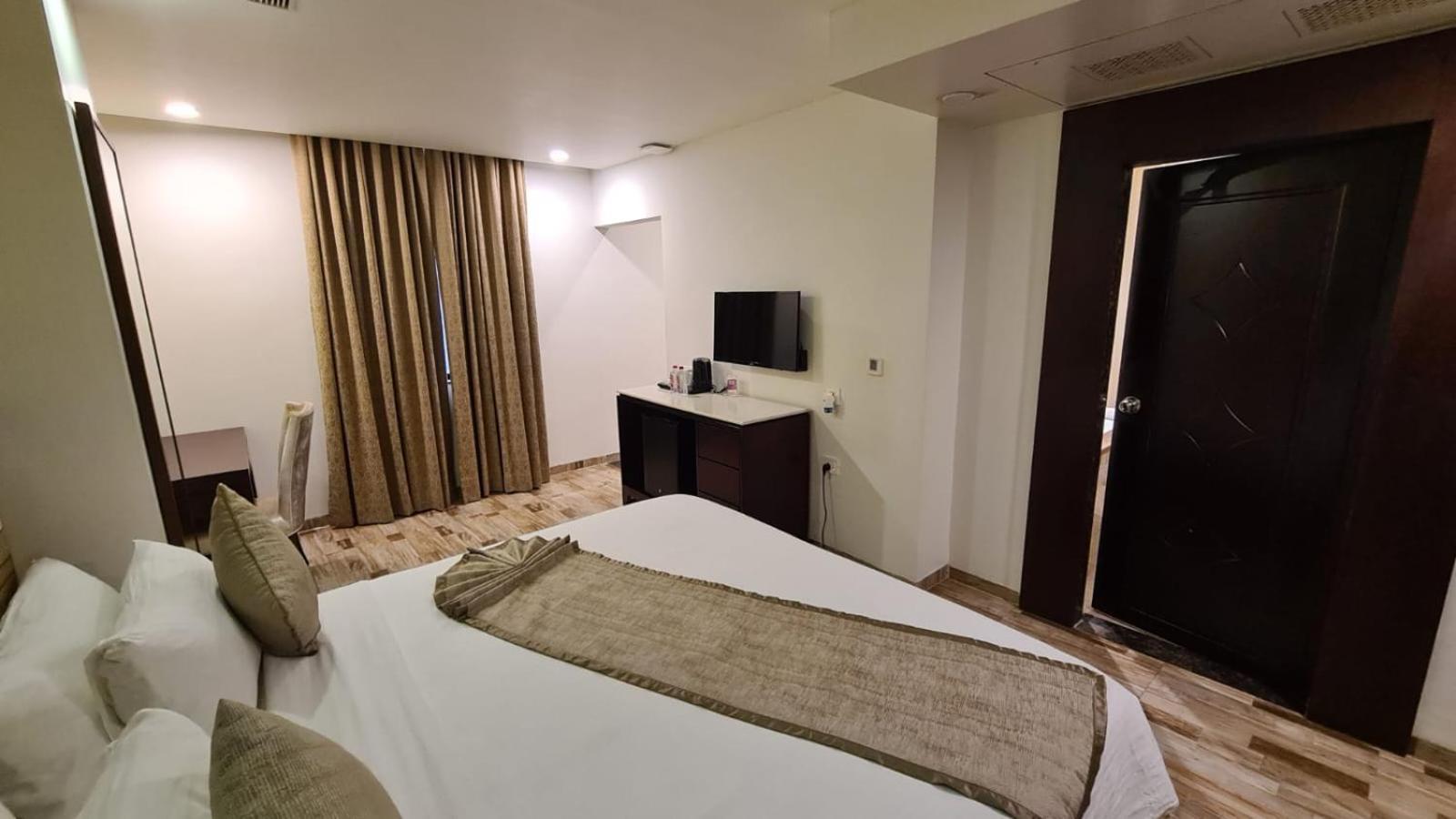 Regenta Inn Ranip Ахмедабад Екстер'єр фото